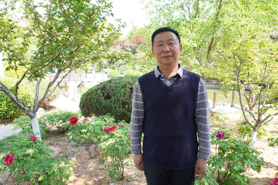李炳锋照片
