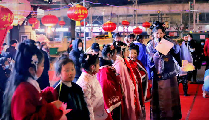 河南许昌：穿上汉服闹元宵——许昌市汉服文化交流协会元宵节之夜（图9）