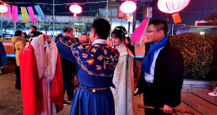 河南许昌：穿上汉服闹元宵——许昌市汉服文化交流协会元宵节之夜（图14）