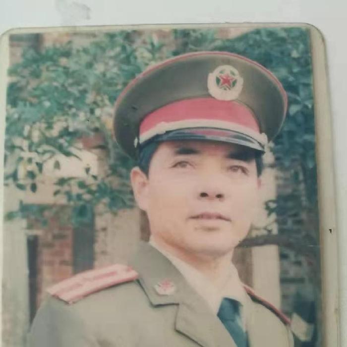 《中国爱情诗刊》 【中国爱情诗人档案】(第4215期)湖南诗人:荣俊华的诗(图2)