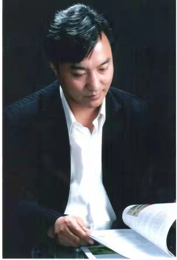 【英国文学】精品朗诵《谁扰动了春晓》作者|陆辉(中国)、朗诵|赵建红(中国)(图5)
