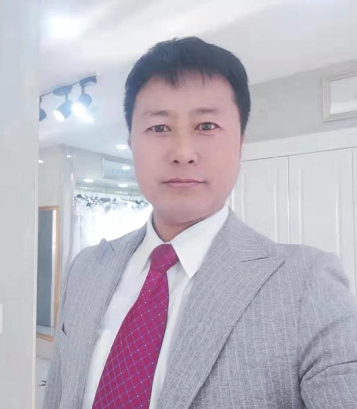 【英国文学】精品散文《洛城飞雪》作者|上官飞龙(中国)(图2)