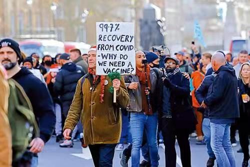 调笑令-女王阳性后英相宣布躺平解除防疫(词林正韵)文/冯志清(上海)【冰心文化传媒】(图4)