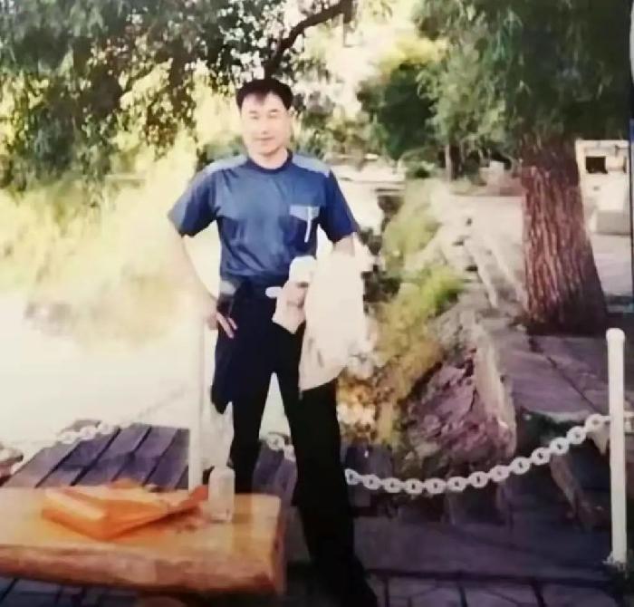 老男孩诗歌《诗之死亡》播音指导江昊 金话筒奖得主怡霖联袂诵读——全世界第一次为诗之死亡发布讣告（图9）
