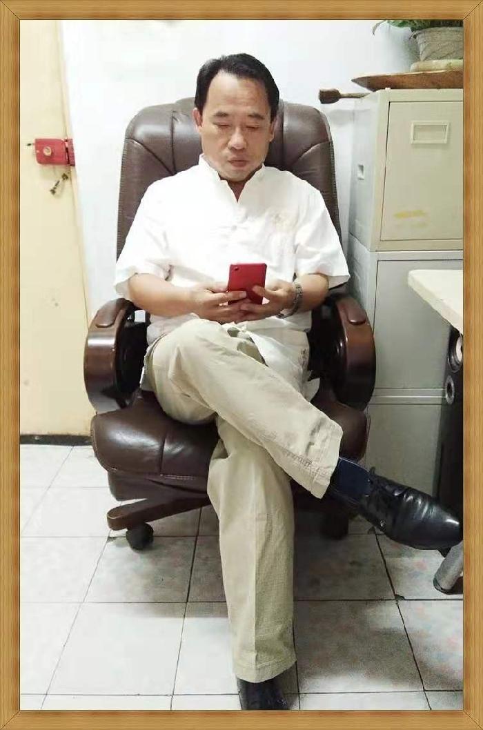 〔诗歌两首〕文:觐石(郑州)【冰心文化传媒】(图5)