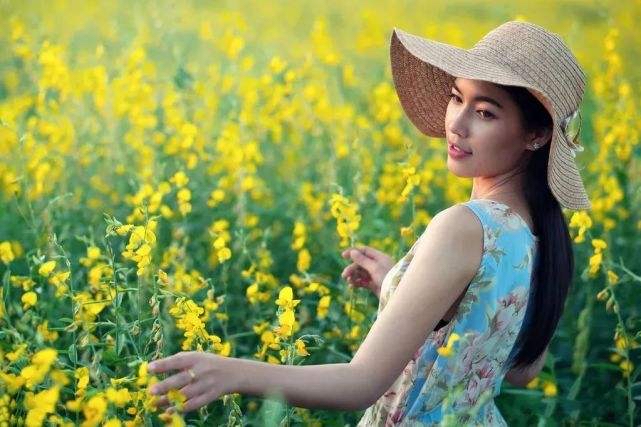 【新诗大观】你是春天里的阳光||文/最美的时光(图2)