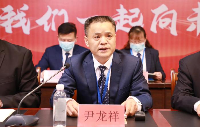 【关注】征程万里风正劲 接力使命再出发——写在聊城市眼科医院第一届三次职工代表大会召开之际(图2)