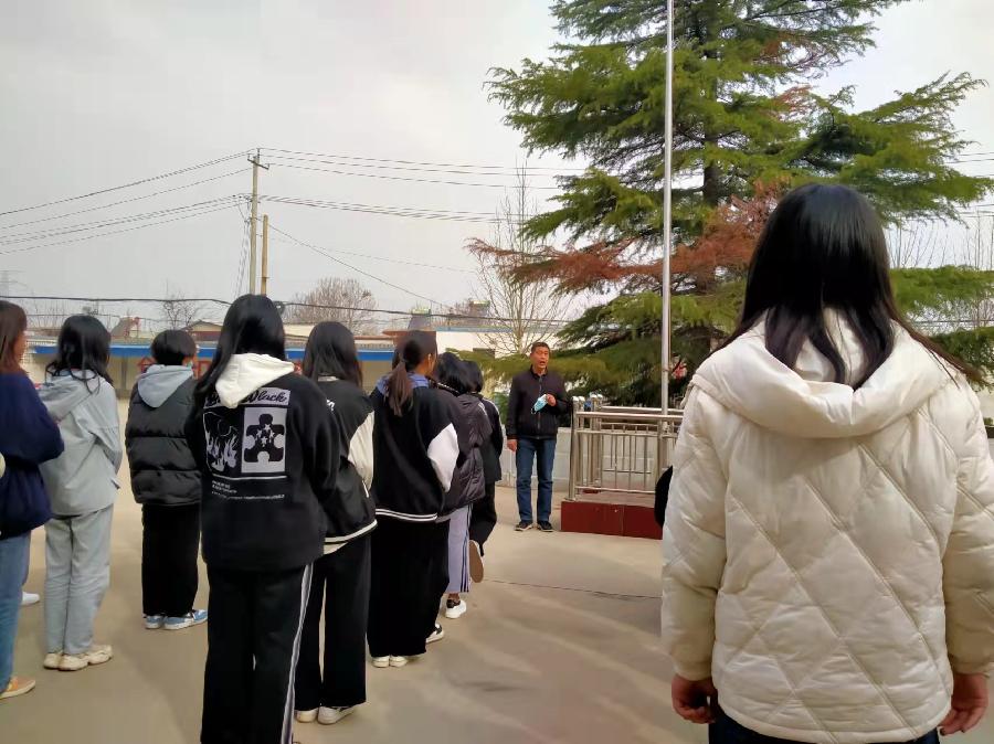 南和区贾宋镇第一中学：开展“消费者权益日”活动||文/白素平（图2）
