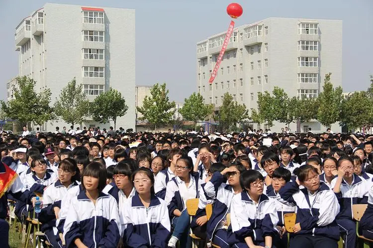 东方《品语亭》诗社‖ 写给一中的孩子们文/张晓玲