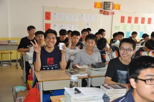 东方《品语亭》诗社‖ 写给一中的孩子们文/张晓玲