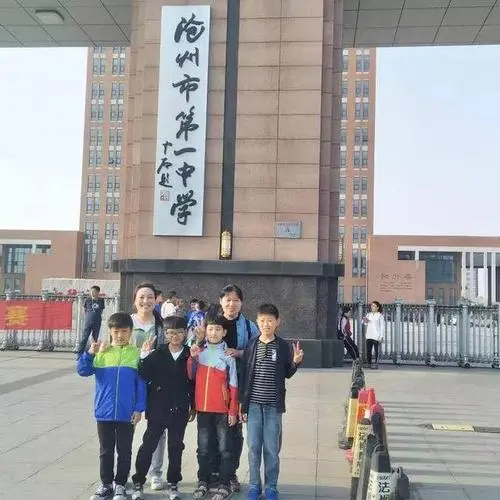 东方《品语亭》诗社‖ 写给一中的孩子们文/张晓玲