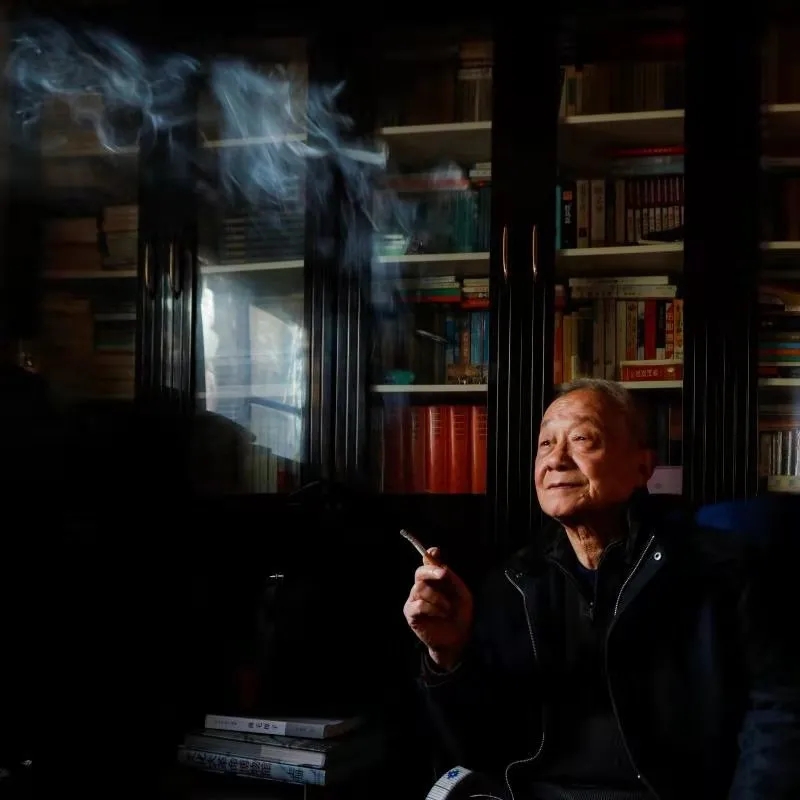 谷未黄的诗:我们与纸老虎的爱情(组诗)(图2)