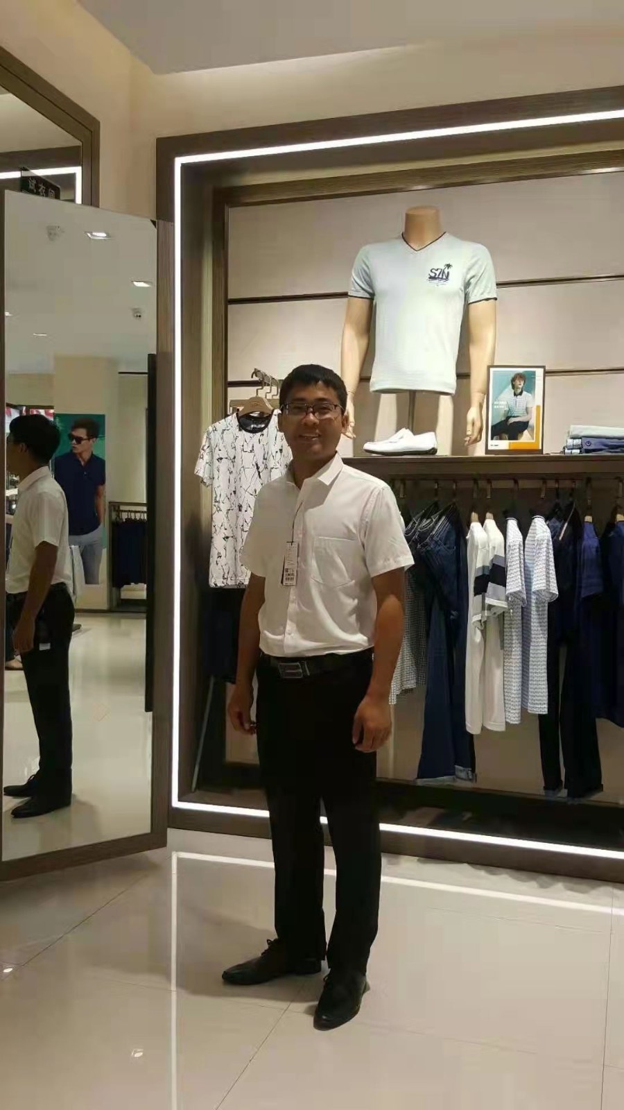 《中国爱情诗刊》 【中国爱情诗人档案】(第4322期)贵州诗人:双笔敬春秋的诗(图2)