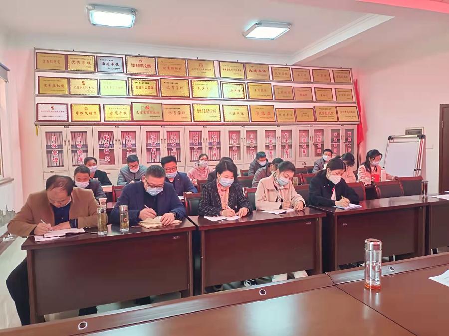 大渡口镇中心学校狠抓学生资助工作(图2)