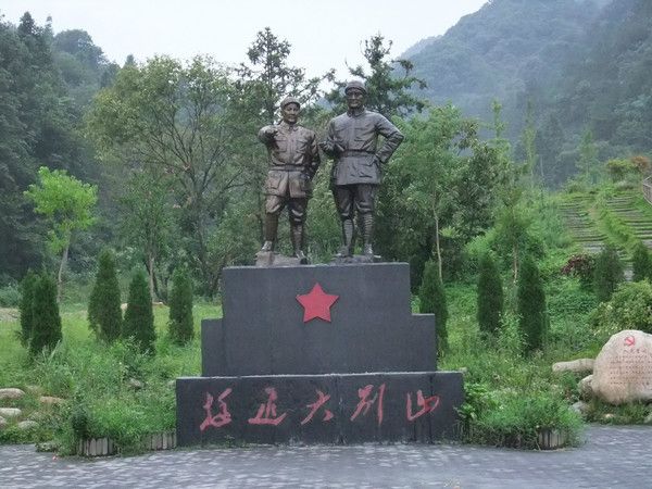 配乐诗朗诵《大别山之歌》作者/关民 主播/边城 编辑/胡琴