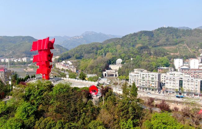 配乐诗朗诵《大别山之歌》作者/关民 主播/边城 编辑/胡琴(图9)