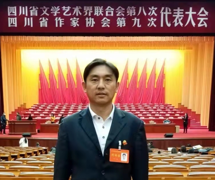 张企予朗诵当代著名作家、诗人沙辉作品《春回大地》(图2)