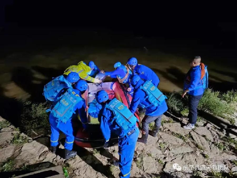 东至县蓝天救援队:大善无言耀春晖