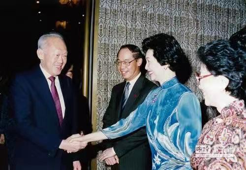 珠帘卷-阿扁大爆台美“金钱外交”丑闻 (词林正韵) 文/冯志清(上海)【冰心文化传媒】(图10)