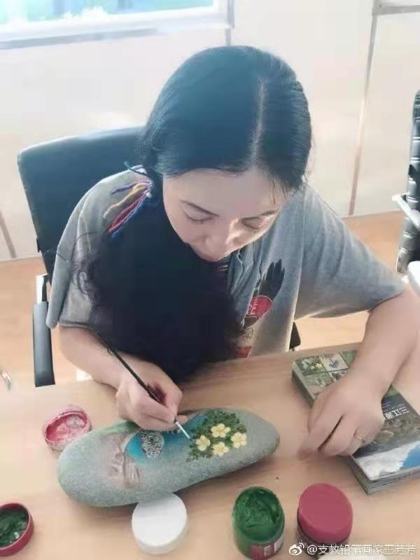 一位书画评论家何以引发30多家媒体的王芳芳现象‖作者:三道快枪(图2)