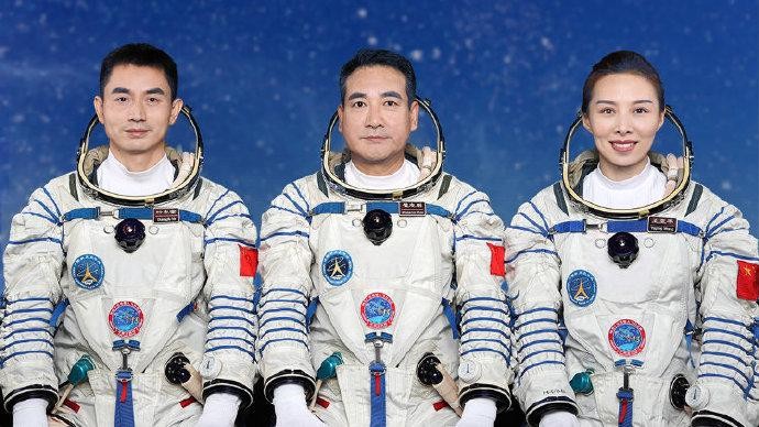 【民族复兴•圆梦天宫】郭景春//鹧鸪天•赞神州十三胜利凯旋（图3）