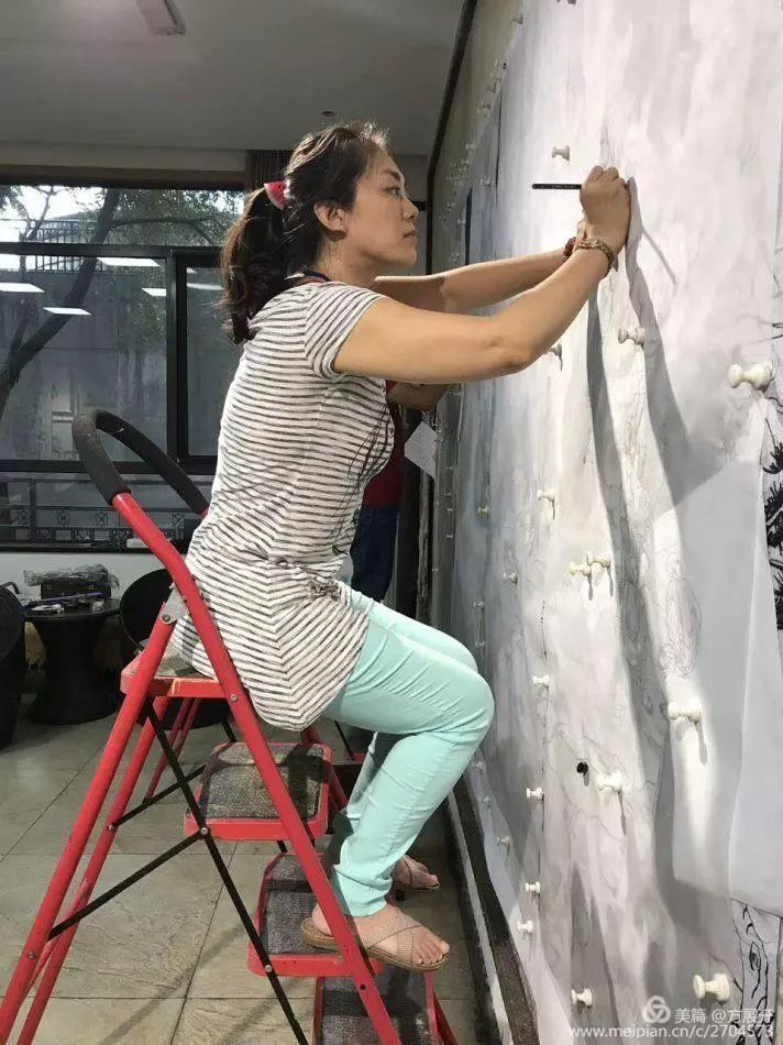 艺术家萧宽迎新年2018元旦为女儿萧楠怡然领衔主笔巨壁八百平米【五百罗汉】成功供奉内蒙古寺庙喝彩（图30）