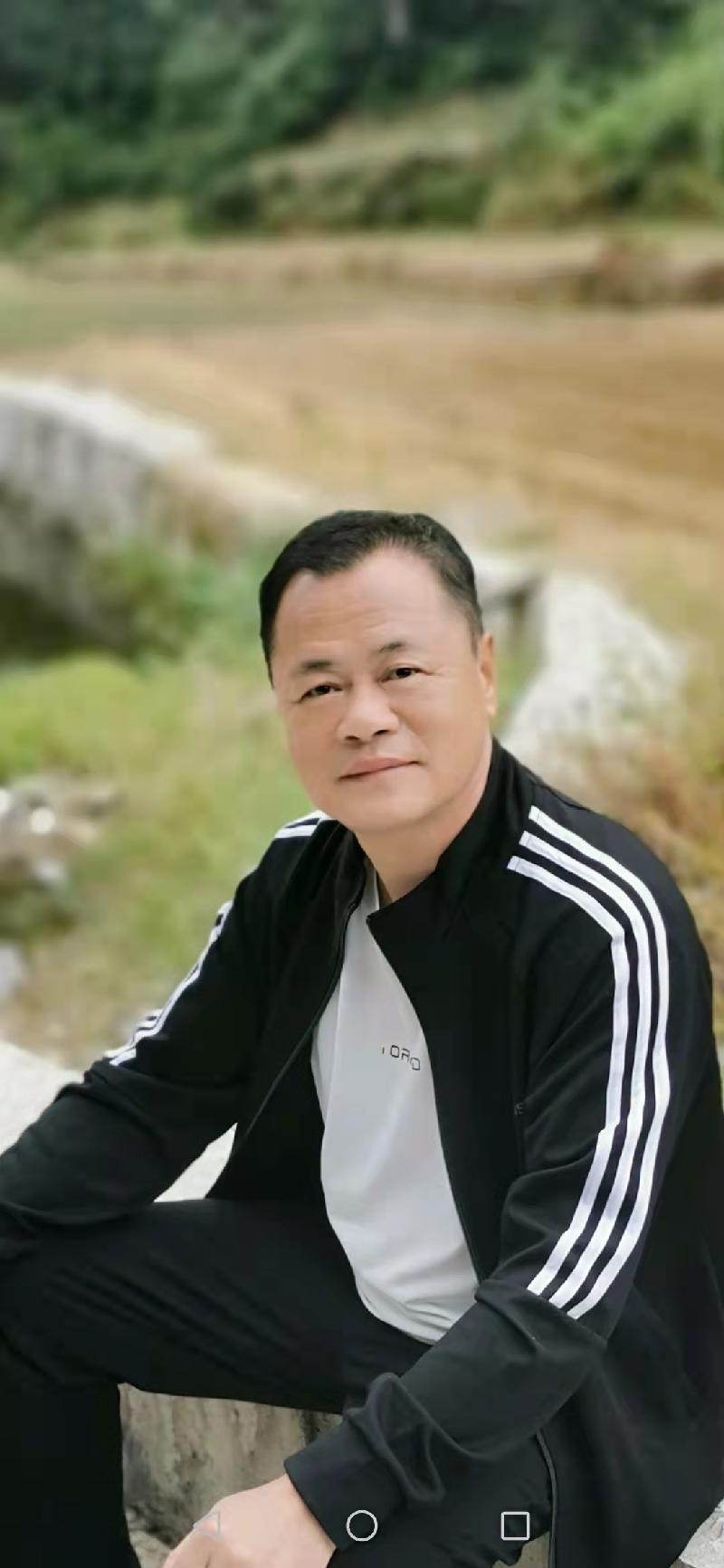 《江西名家-金强诗选》