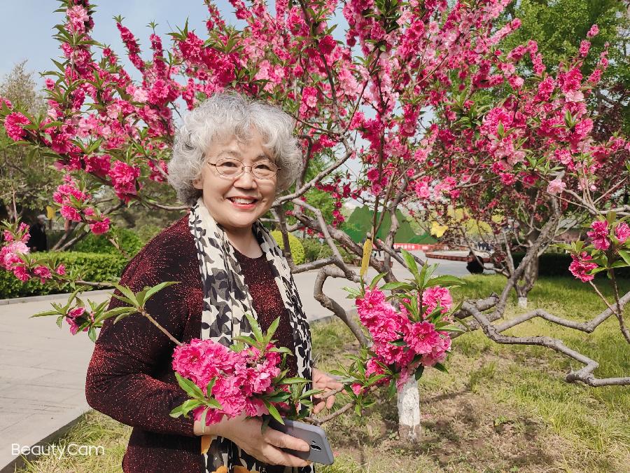 爱的力量:作者 江花|诵读 晚晴|人民诗刊|海外头条(图6)