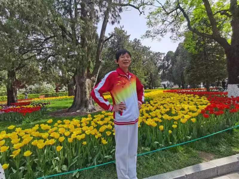 《爱在天地间》文／舒才生【世界诗人名人展】（8472）（图6）