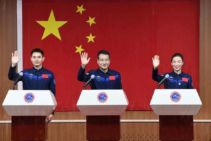 清平乐.贺神舟十三英雄凯旋（词林正韵）白连生（图2）