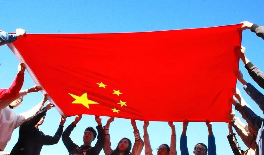 青春的旗帜 作者：渝陇之子 京津沪头条（图3）