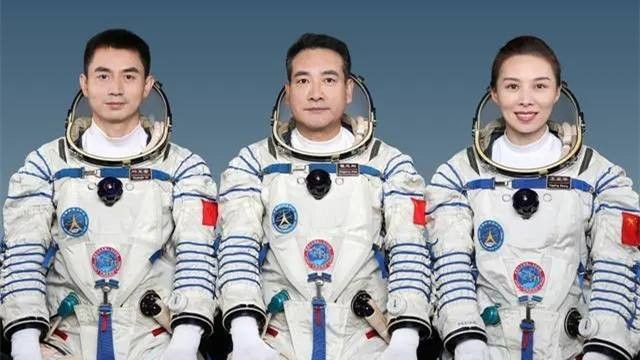 【枫雅汇看图约诗】《233期》(贺神舟十三号航天员归来)(图9)
