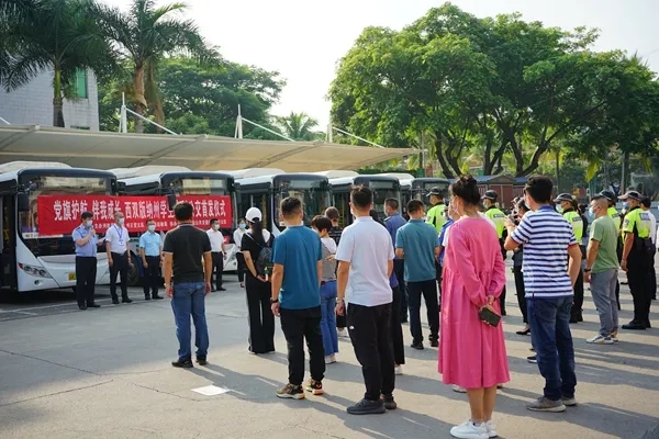 党旗护航•伴我成长┃西双版纳州 “学生号”公交专线正式开通(图5)