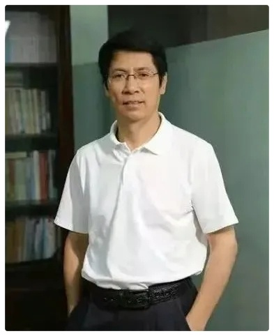 窗棂上挂串红辣椒 ll 作者:王长元 ll 演播:老菩提(图3)