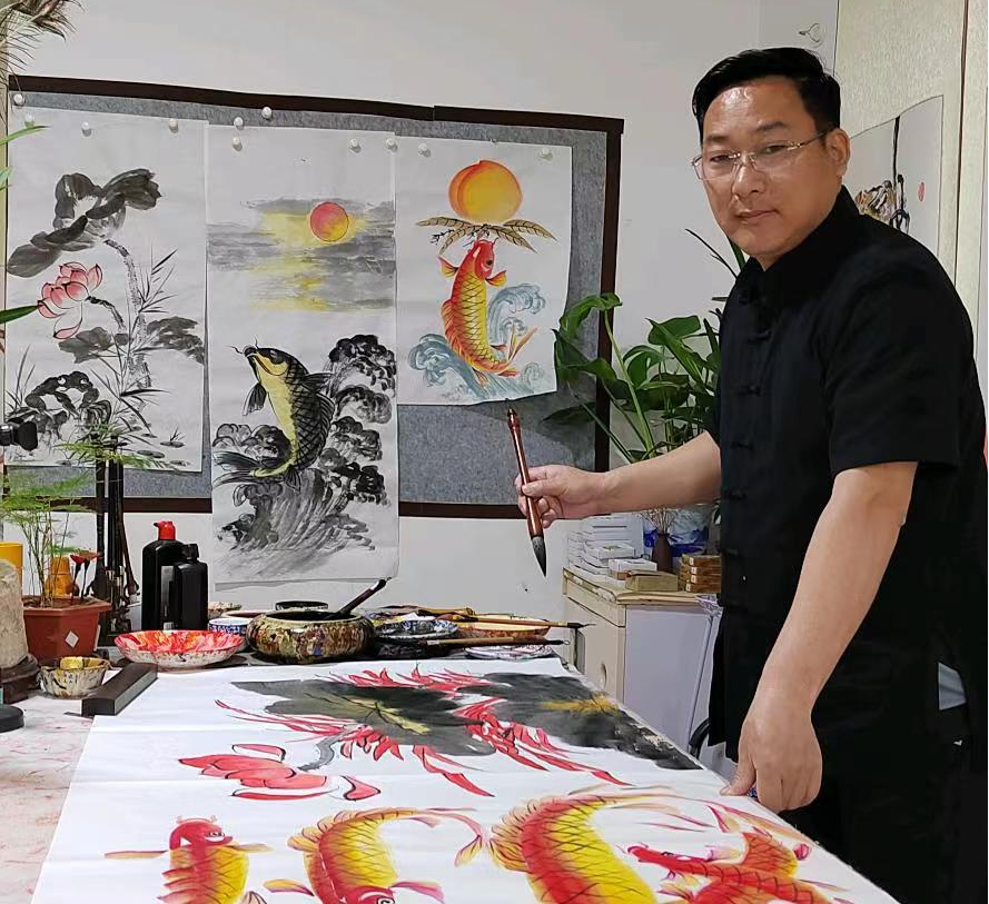 电波结良友，书画传真情:聊城市书画研究会会长刘月宽受邀到市交通广播做节目（图3）