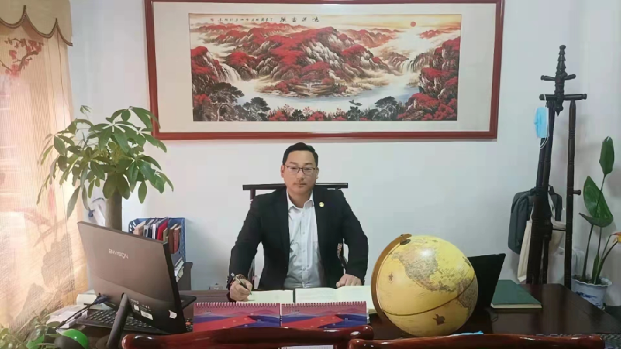 电波结良友，书画传真情:聊城市书画研究会会长刘月宽受邀到市交通广播做节目（图2）