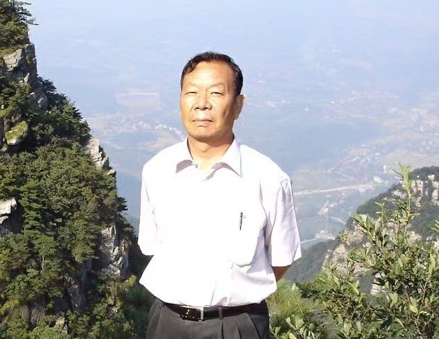 七律·丁香 杜华（内蒙古包头）【冰心文化传媒】（图4）