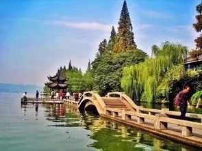 《西子湖畔》作者/文雅儒夫 主播/馨园小主 编辑/胡琴(图2)