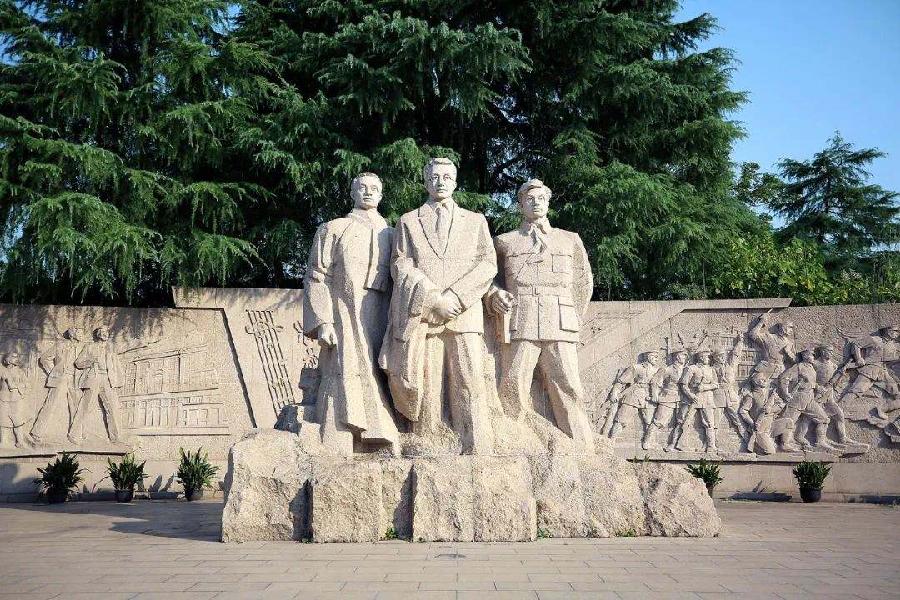于向阳诗歌《军歌嘹亮》主播：傲雪红梅；编辑：香乡【北疆头条】（第204期）（图3）
