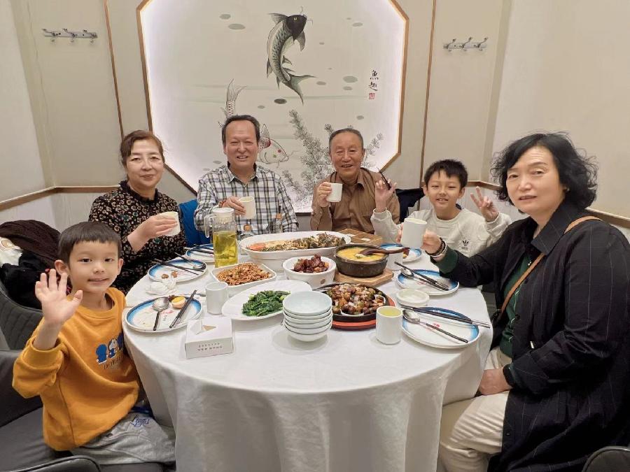 【五一专刋】张富贵：七律•“欢庆五一”劳动节有感（组诗三首）*＿西安头条•都市头条发布！（图4）
