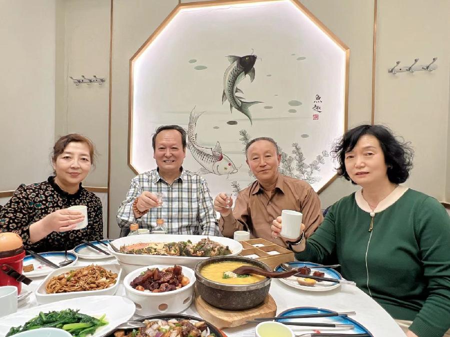 【五一专刋】张富贵：七律•“欢庆五一”劳动节有感（组诗三首）*＿西安头条•都市头条发布！（图11）