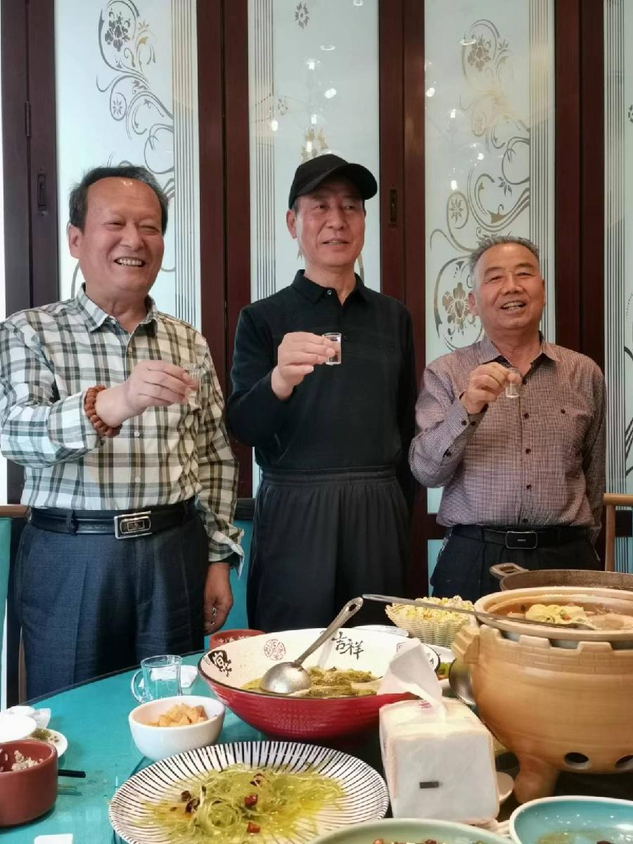 【五一专刋】张富贵：七律•“欢庆五一”劳动节有感（组诗三首）*＿西安头条•都市头条发布！（图37）