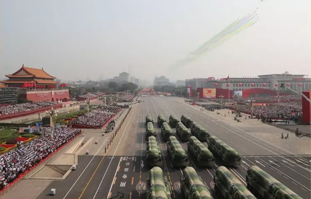 《联贺新中国七十周年大阅兵》（外二副）作者：沈俊杰（图2）