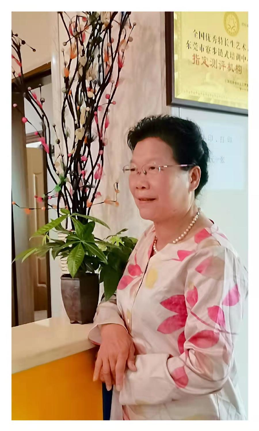 尼言诗选