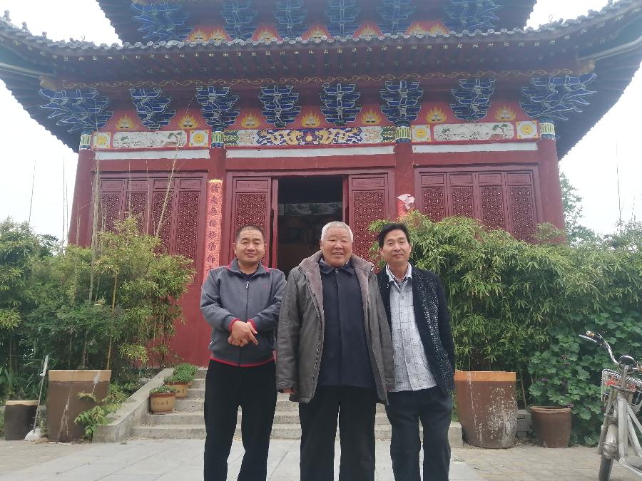 人生感悟诗情抒，文字组句心声著。自身阅历真情显，吸引有缘人诵读。胸中存爱乾坤定，天地孕育万物生！（图20）