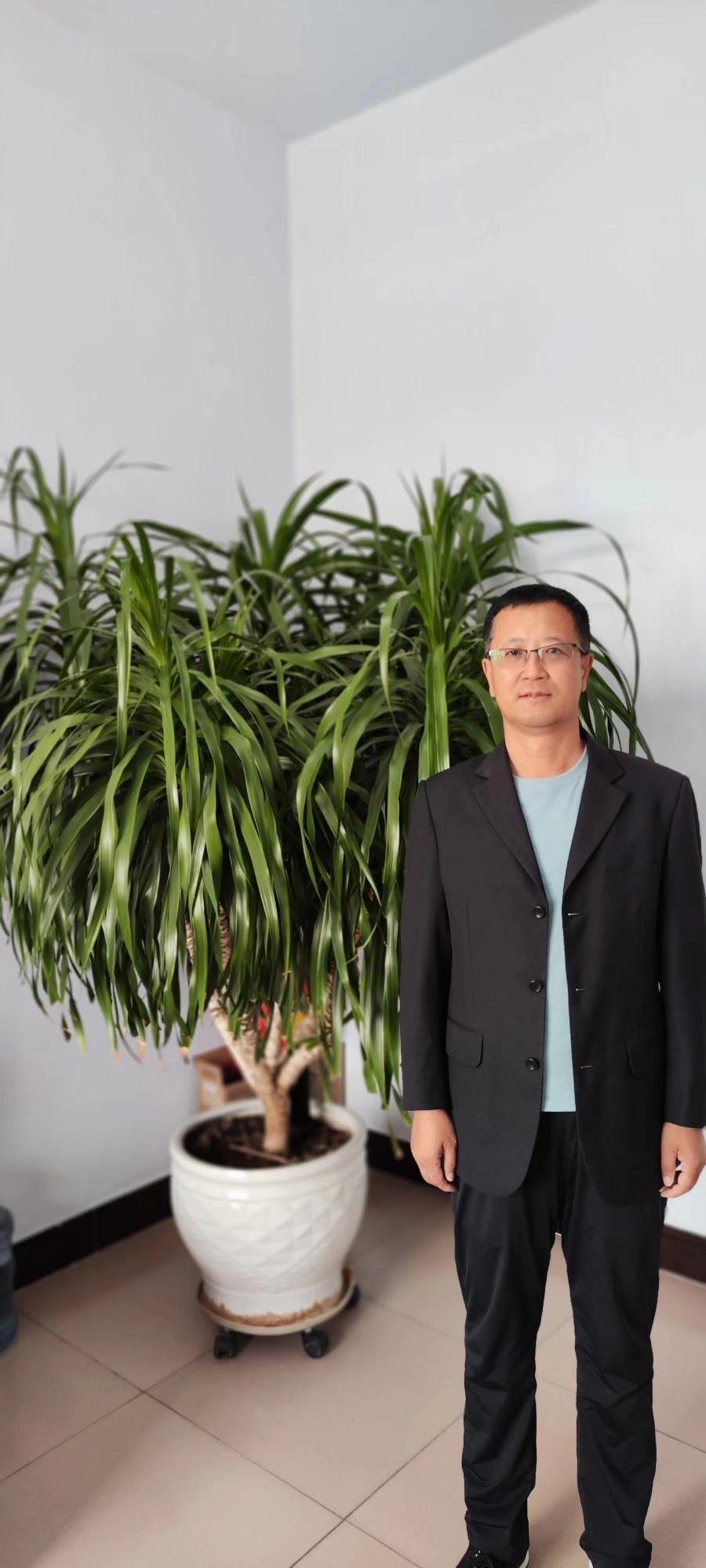宋金龙诗歌三首：诵读者王辉·康亚丽·高素芸｜海外头条（图7）