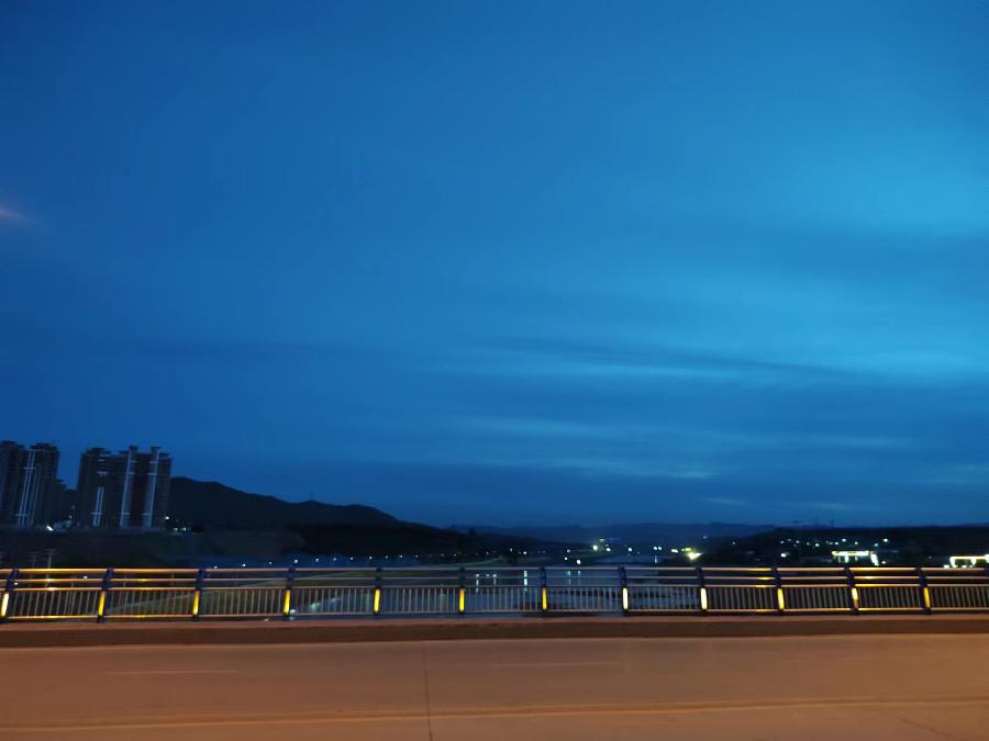 陉山大桥夜景‖文/赵京江，图/国燕，书法/太行山人武功（图3）