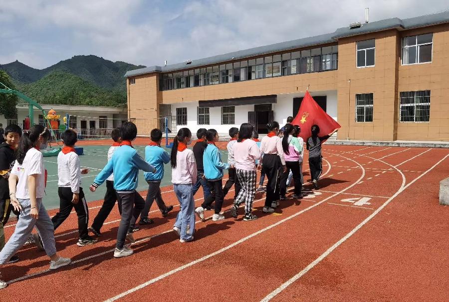 洪方中心学校开展”快乐劳动 健康成长”教育活动(图3)