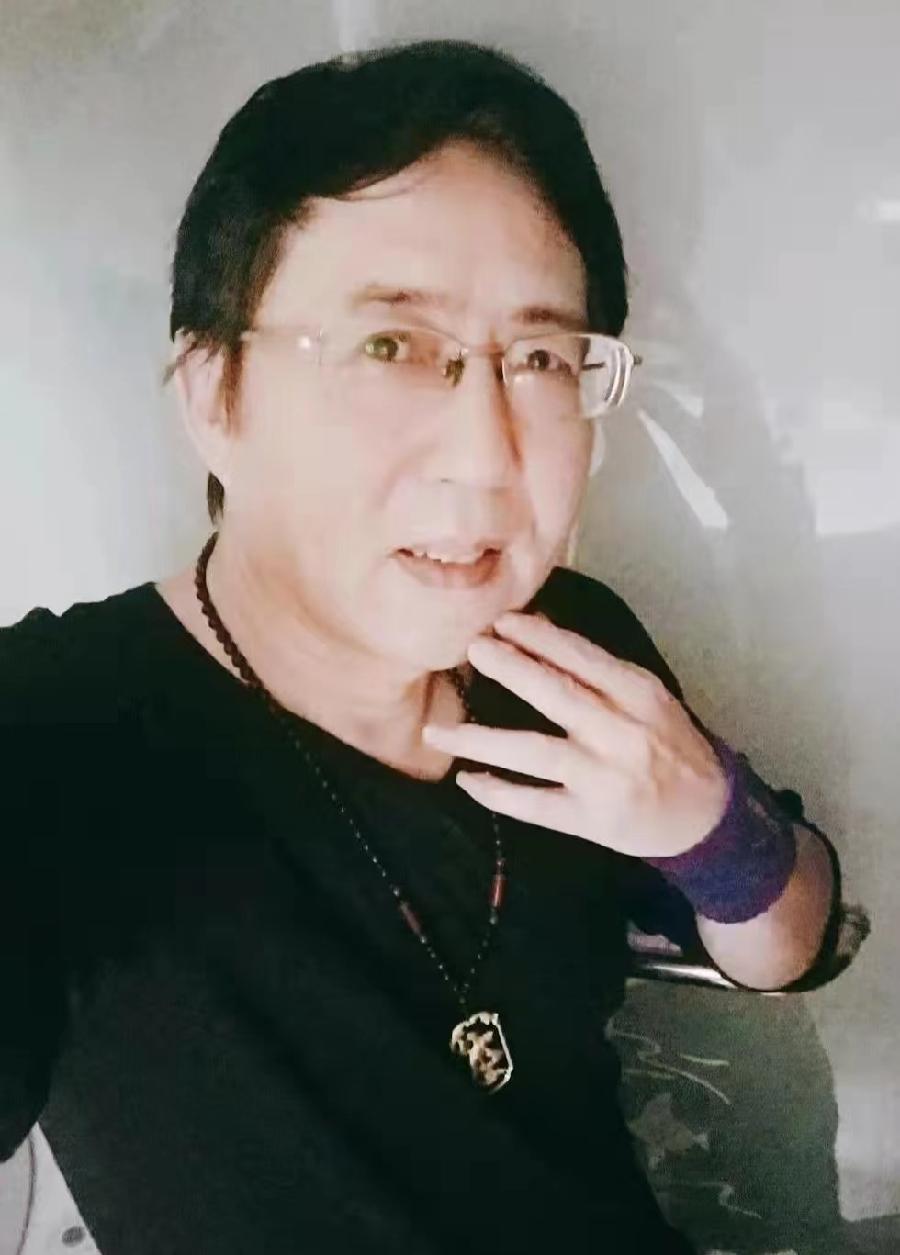 歌手黄峥深情演唱｜可爱的祖国为你歌唱｜作词李文亚·作曲 杨晓波｜海外头条（图6）