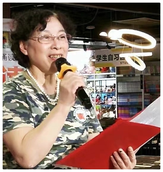 长江/作者 欧震/诵读 施宝延 吴涵伟 张先龙 王青松 孙守志 刘颖(图13)